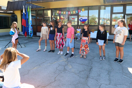 PRVI ŠOLSKI DAN CERKNICA 18 FOTO LJUBO VUKELIČ
